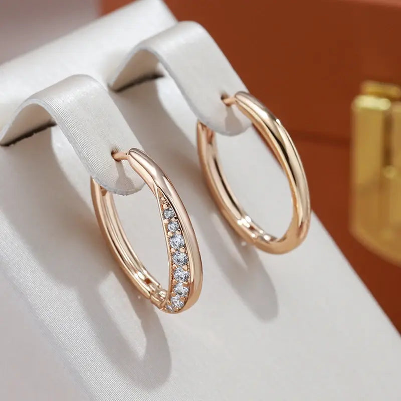 Luxurious zirconia earrings in gold
